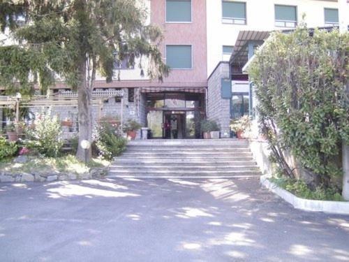 Albergo Ristorante Garden ริโวลิ ภายนอก รูปภาพ