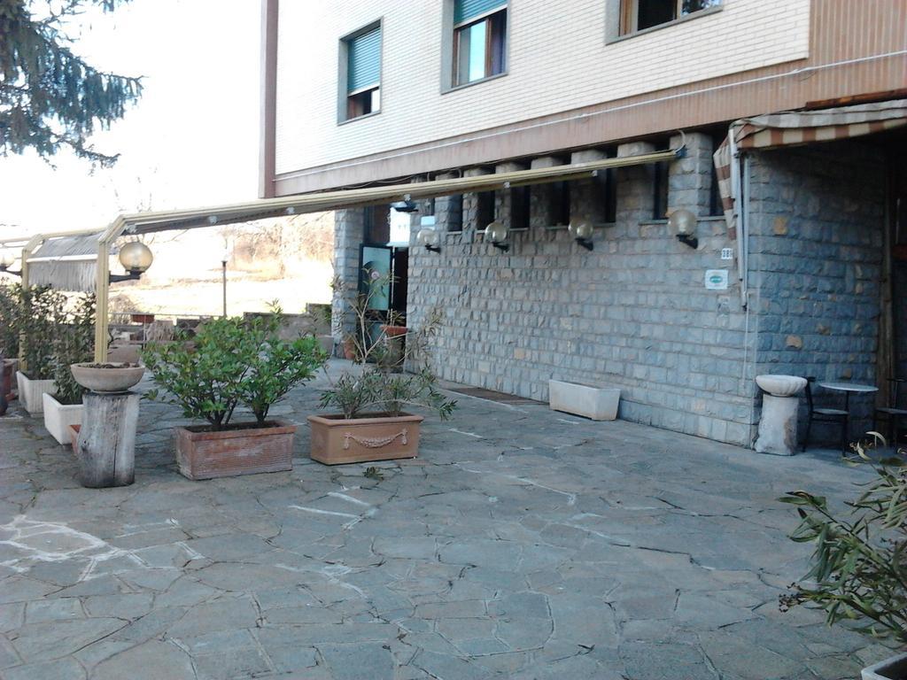 Albergo Ristorante Garden ริโวลิ ภายนอก รูปภาพ